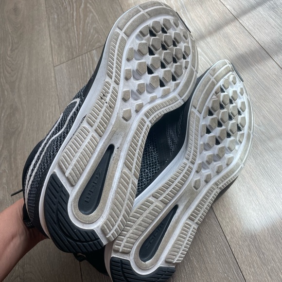 Nike sneaker - Picture 4 of 5